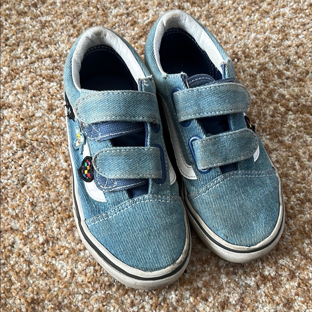 VANS
GIRLS JUNIOR OLD SKOOL V VELCRO SHOE IN DENIM